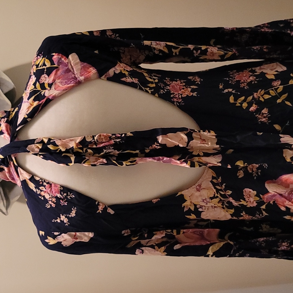 Free People Tate Tunic in midnight Combo. Size pockets. Open back. Size S - Picture 7 of 8